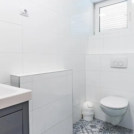Apartamento Lovely Apartment In Stinjan With Wifi *