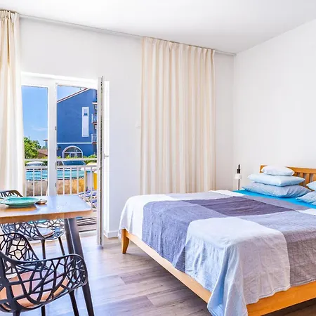 Lovely Apartment In Stinjan With Wifi * Štinjan