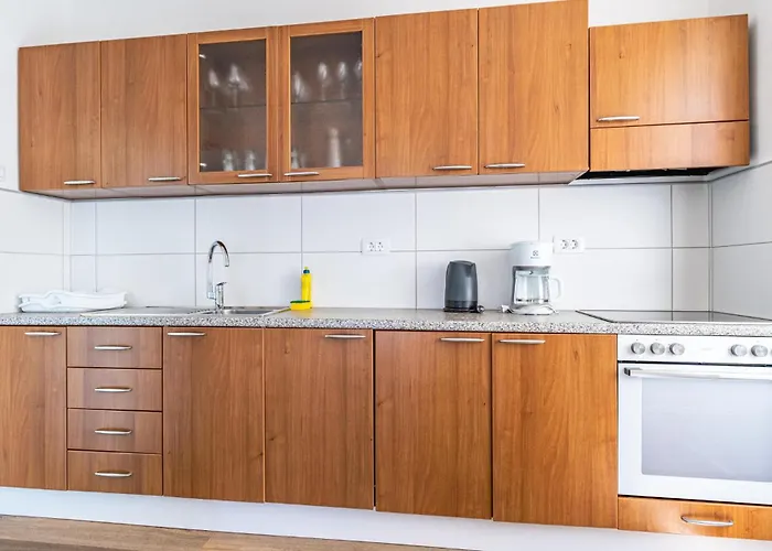 3 Bedroom Gorgeous In Appartement Štinjan