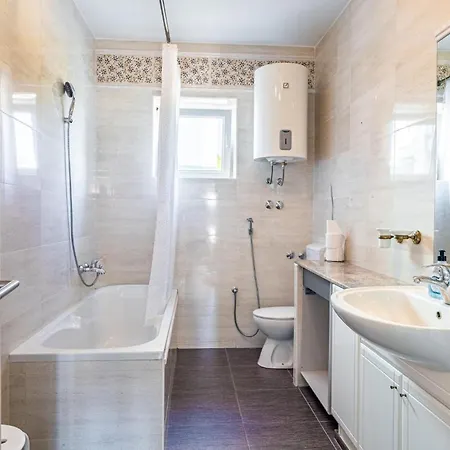 Διαμέρισμα Amazing In With Kitchen Štinjan