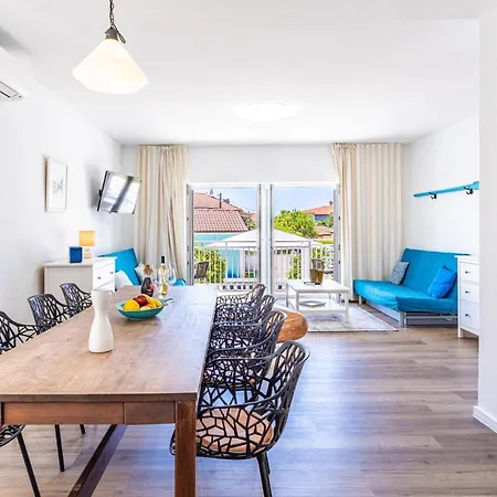 Lovely Apartment In Stinjan With Wifi דירה *
