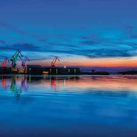 3 Bedroom Gorgeous In Apartment